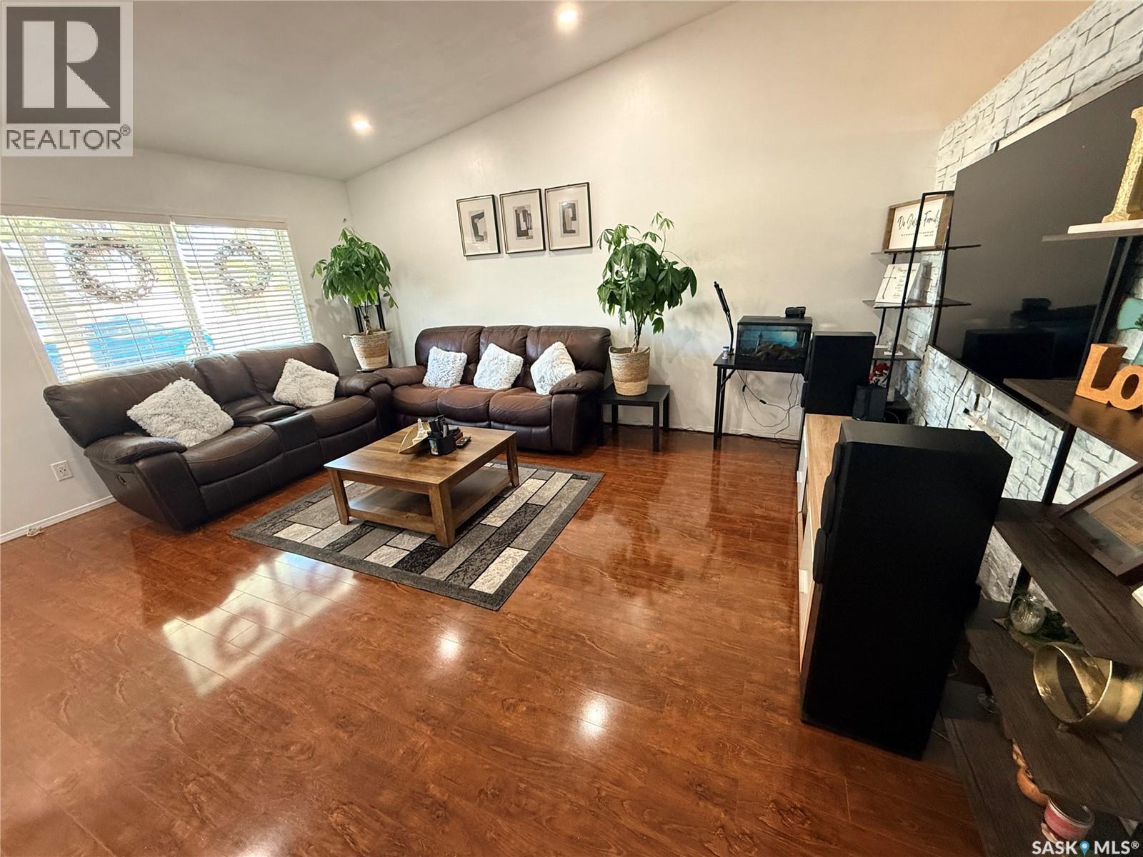 119 Hall Crescent, Saskatoon, SK