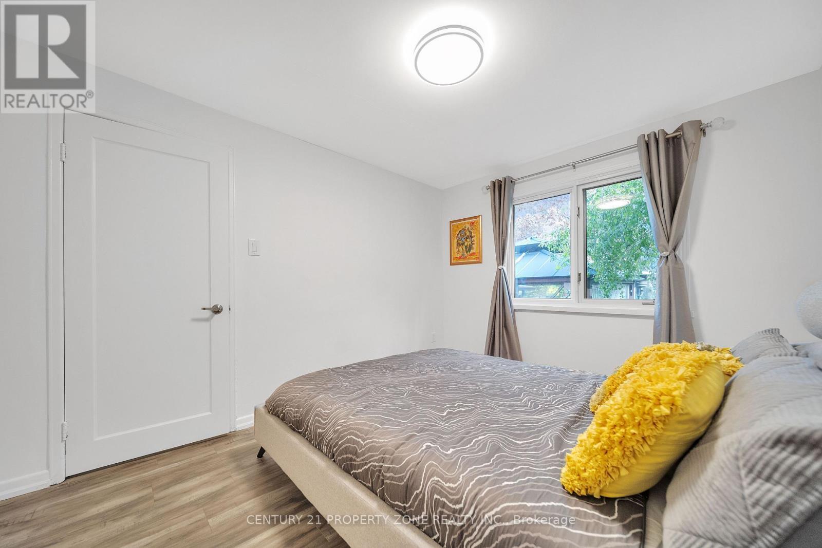 122 Vista Boulevard, Mississauga, ON
