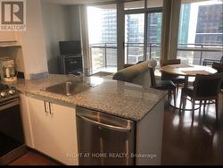 2105 - 33 SHEPPARD AVENUE E Toronto, ON M2N 7K1