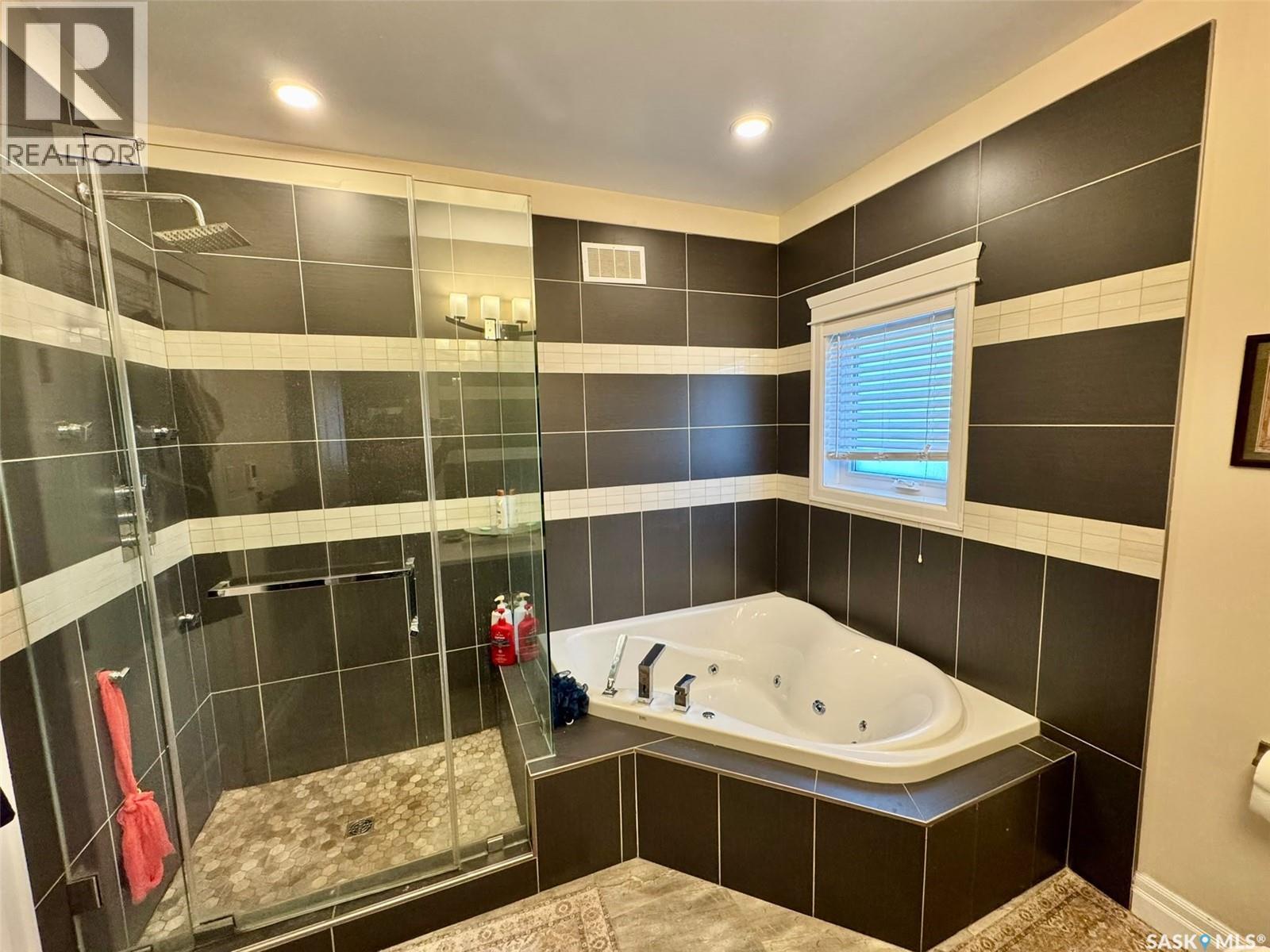 319 Roy Crescent, Saskatoon, SK