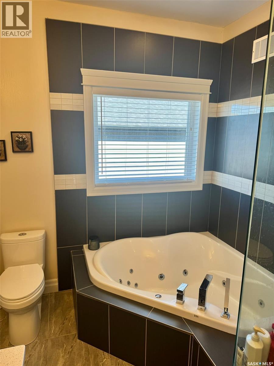 319 Roy Crescent, Saskatoon, SK