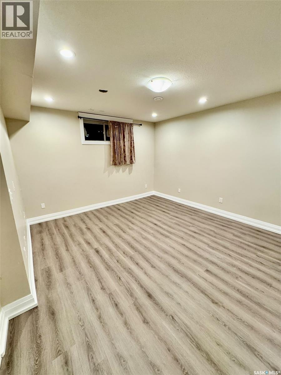 319 Roy Crescent, Saskatoon, SK