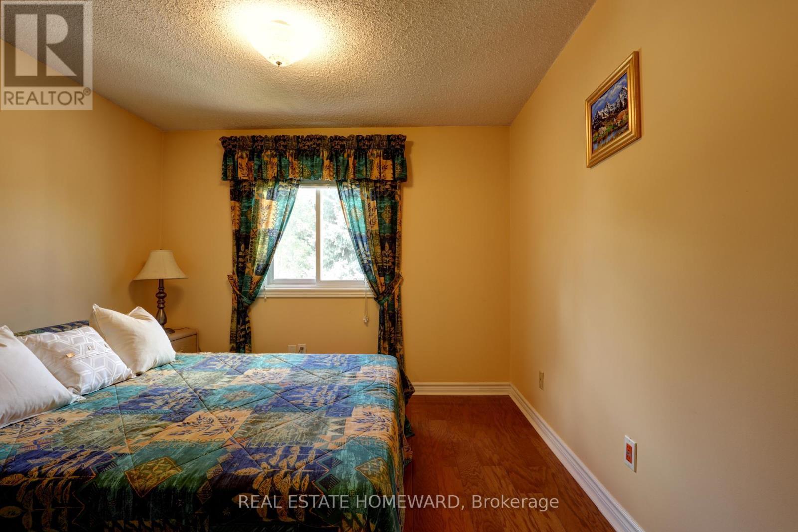 3rd Bedoom - 6399 Colebrook Crescent, Mississauga, ON