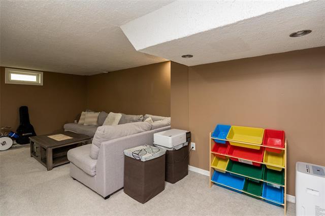 71 Rougeau Ave, Winnipeg, MB
