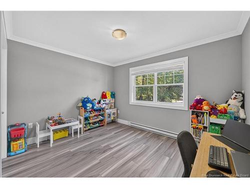 43 Eatman Ave, Fredericton, NB 