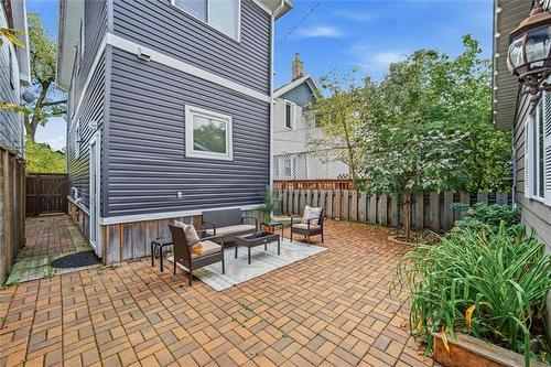 745 Warsaw Ave, Winnipeg, MB 