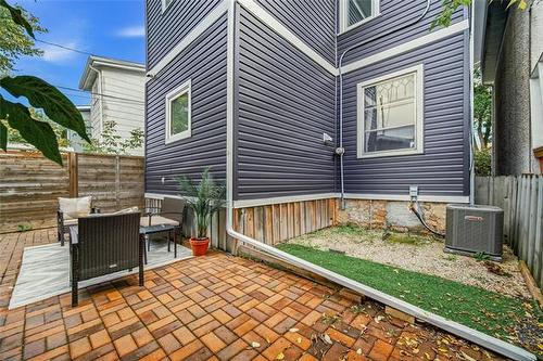 745 Warsaw Ave, Winnipeg, MB 