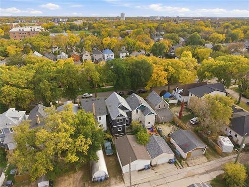 745 Warsaw Ave, Winnipeg, MB 