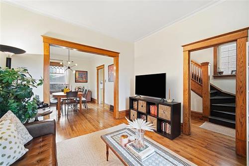 745 Warsaw Ave, Winnipeg, MB 