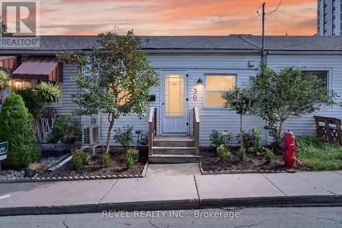 30 RAY STREET N  Hamilton, ON L8R 2X4