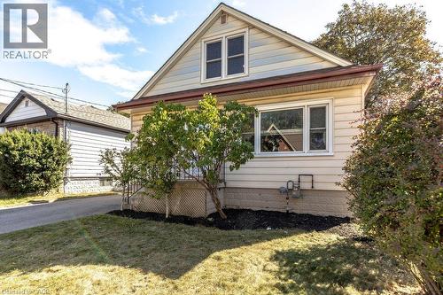 15 EAST 27TH Street  Hamilton, ON L8V 3E6