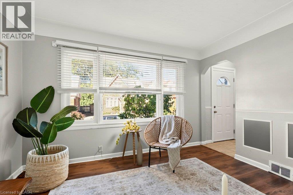15 East 27Th Street, Hamilton, ON