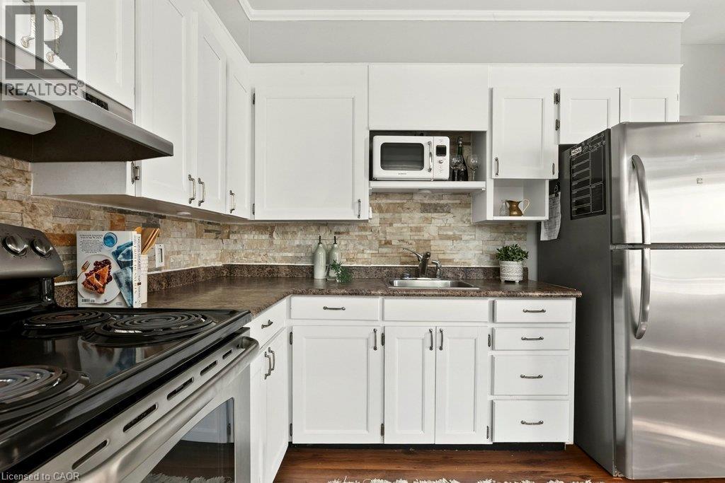 15 East 27Th Street, Hamilton, ON