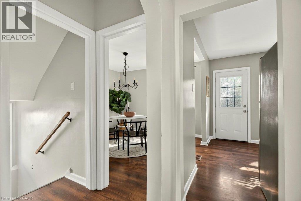 15 East 27Th Street, Hamilton, ON