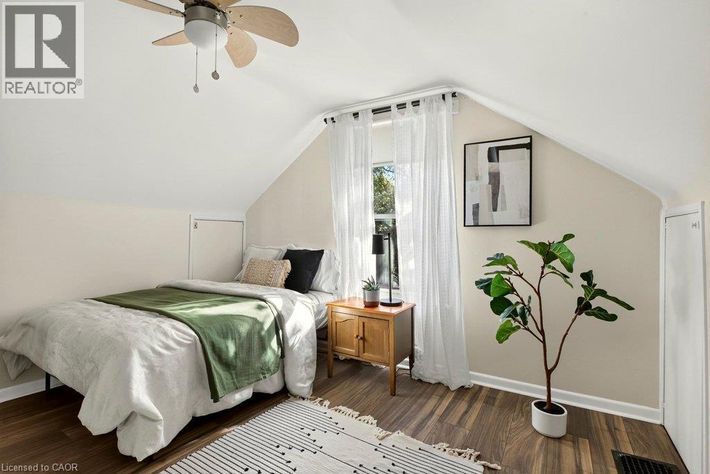 15 East 27Th Street, Hamilton, ON