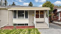 32 CAIRNSIDE CRESCENT Toronto, ON M2J 3M8