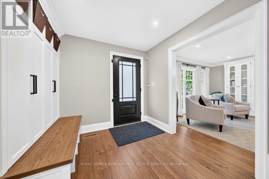 385 Rosslyn Drive, Burlington, ON