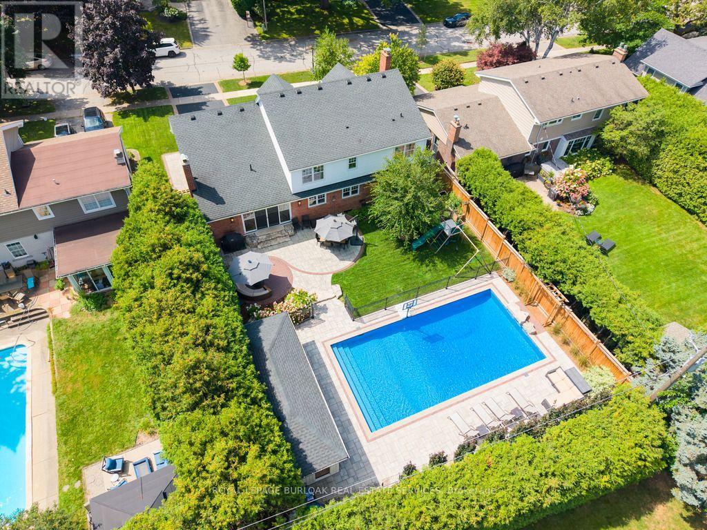 385 Rosslyn Drive, Burlington, ON