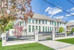 42 WIMPOLE DRIVE Toronto, ON M2L 2L3