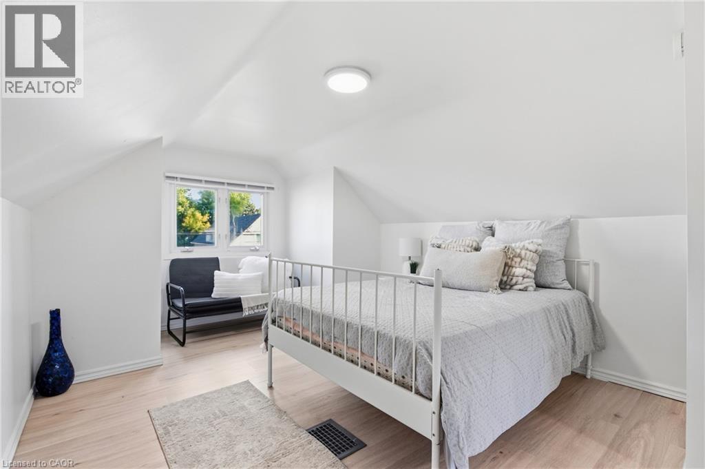 264 Britannia Avenue, Hamilton, ON