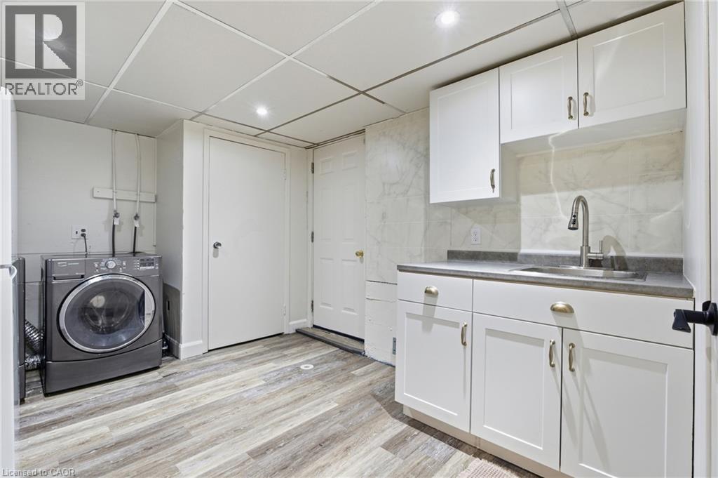 264 Britannia Avenue, Hamilton, ON