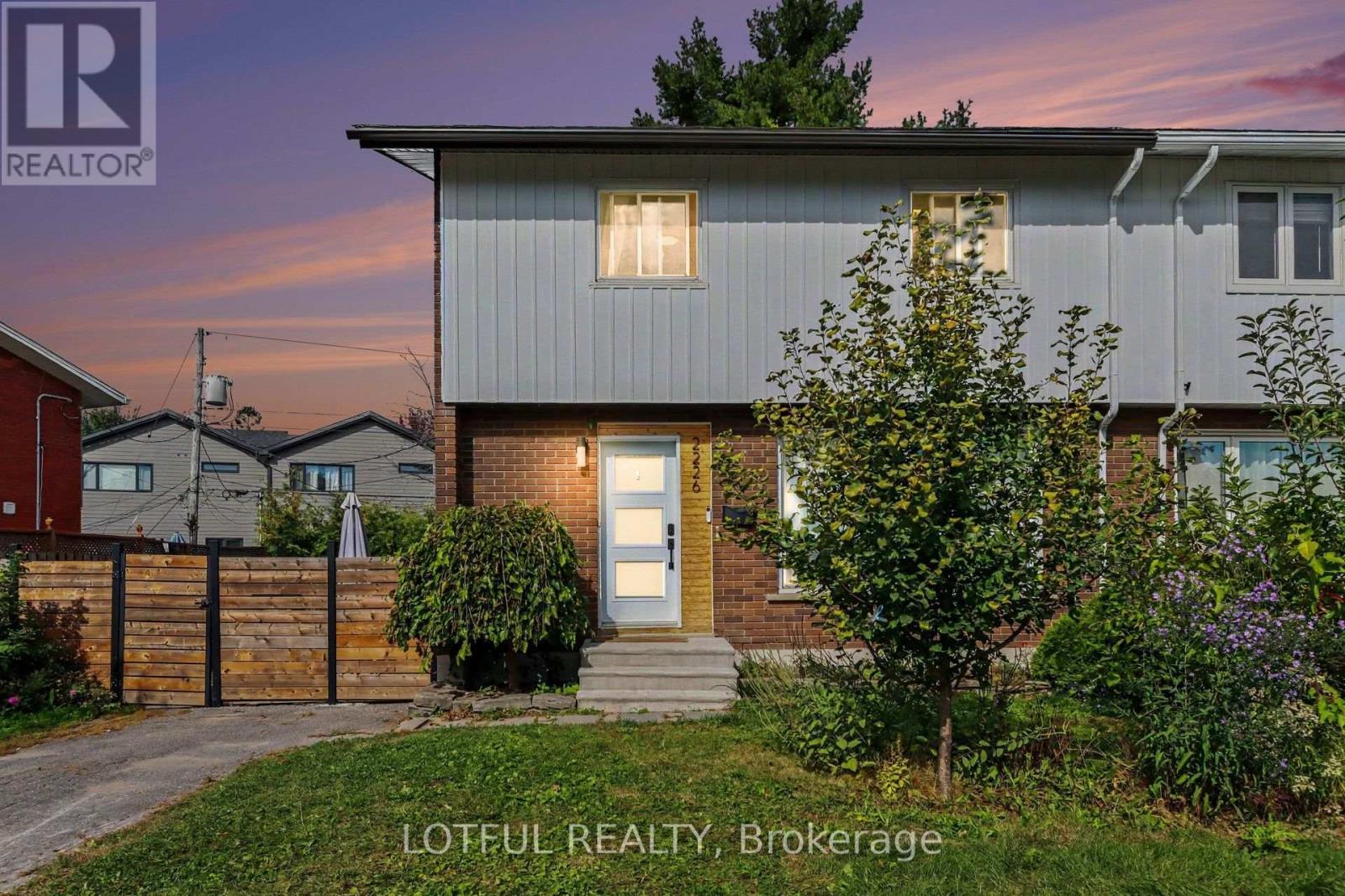 2226 Saunderson Drive, Ottawa, ON
