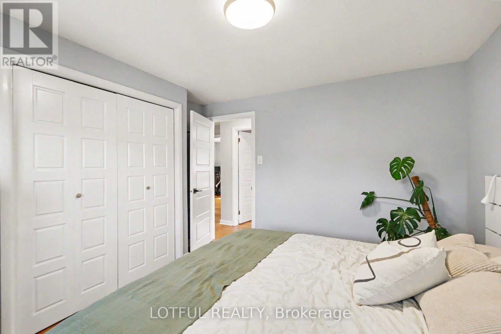 2226 Saunderson Drive, Ottawa, ON