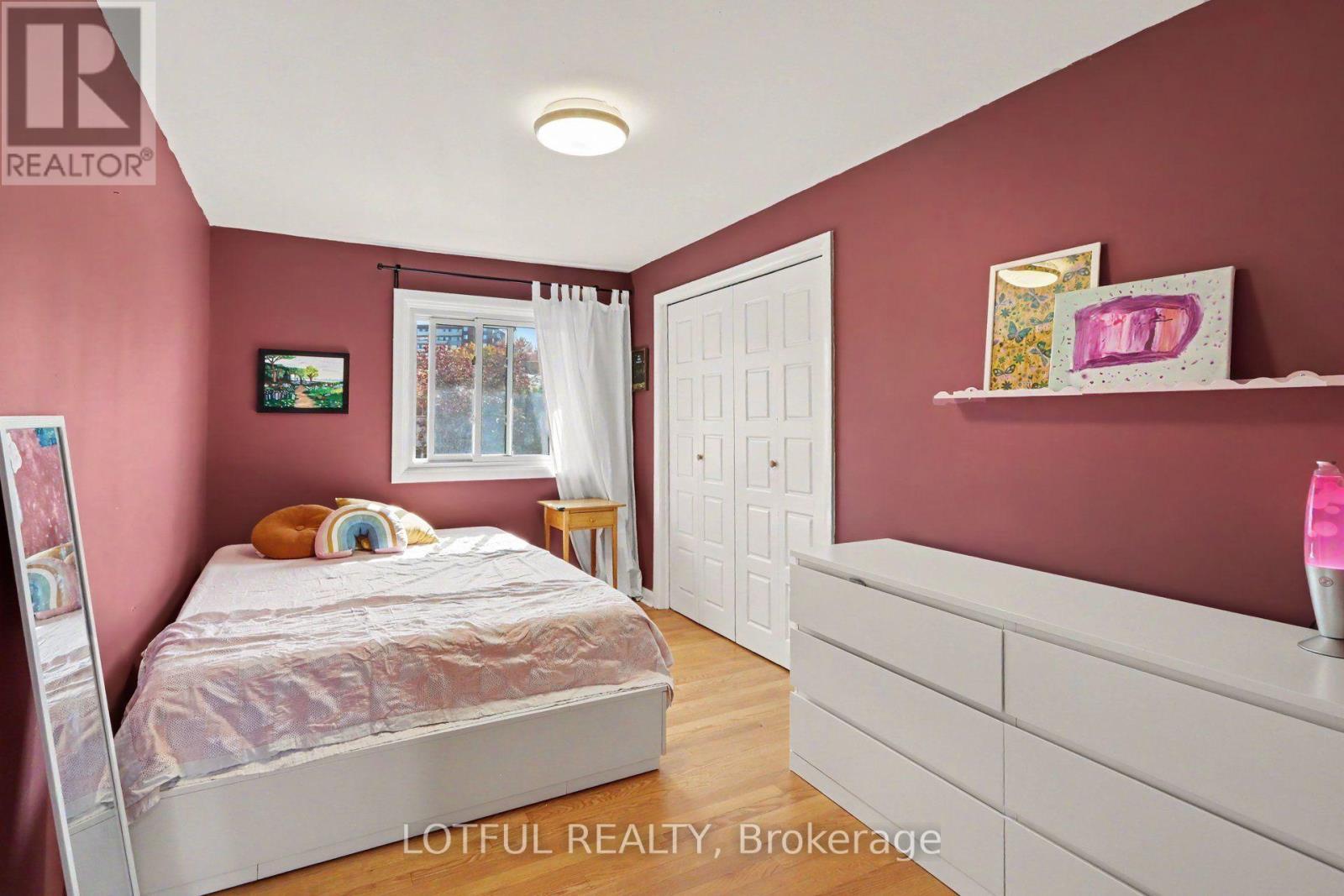 2226 Saunderson Drive, Ottawa, ON