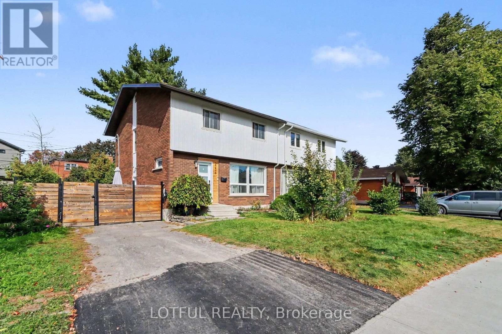 2226 Saunderson Drive, Ottawa, ON
