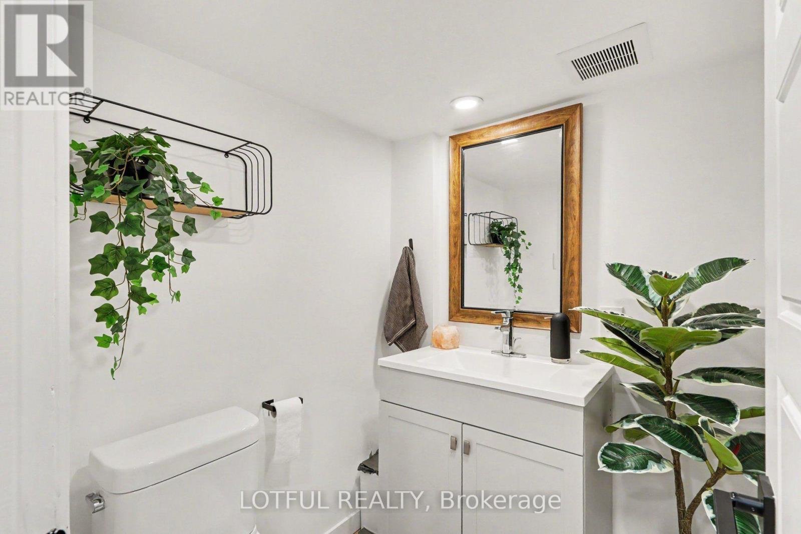 2226 Saunderson Drive, Ottawa, ON