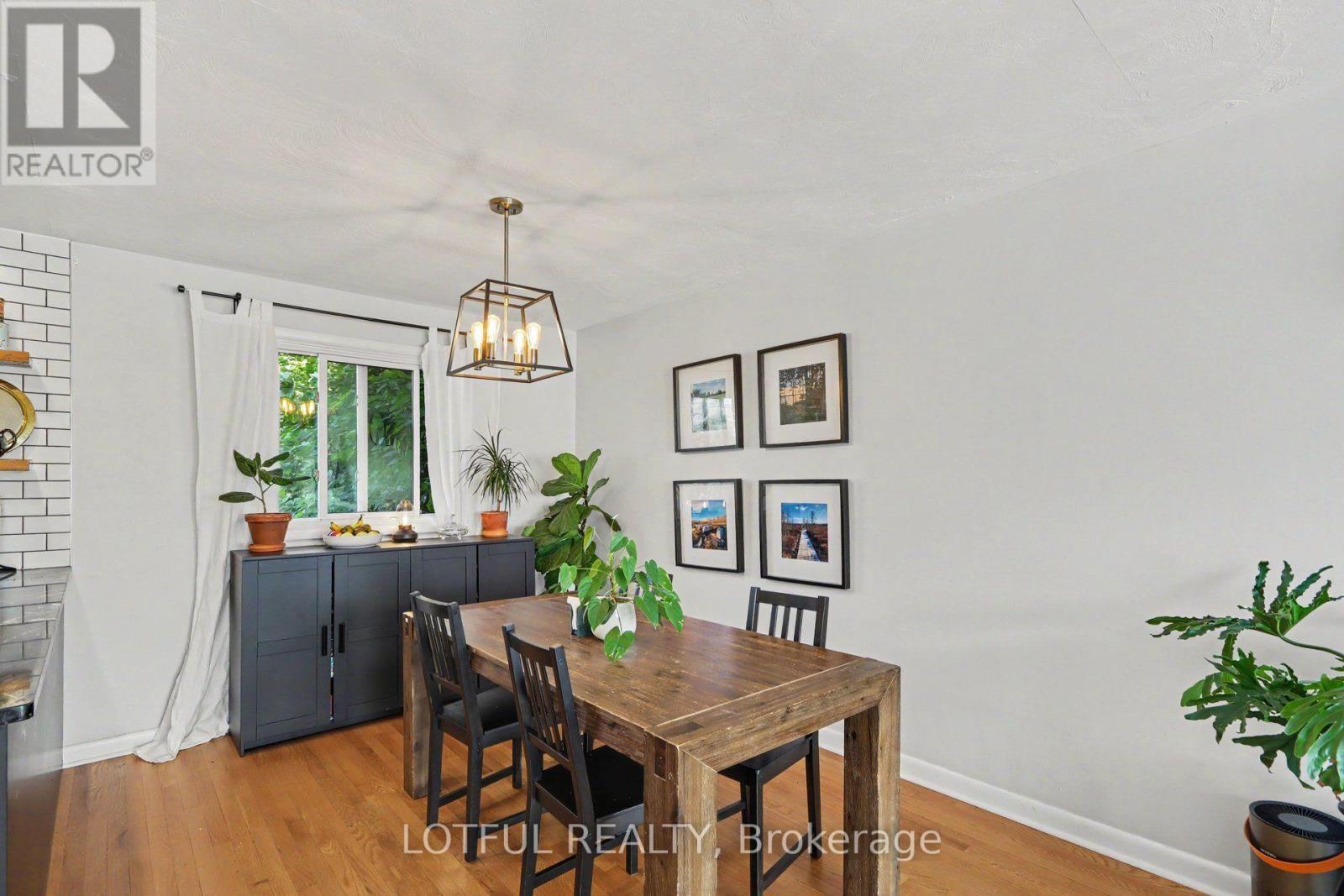 2226 Saunderson Drive, Ottawa, ON