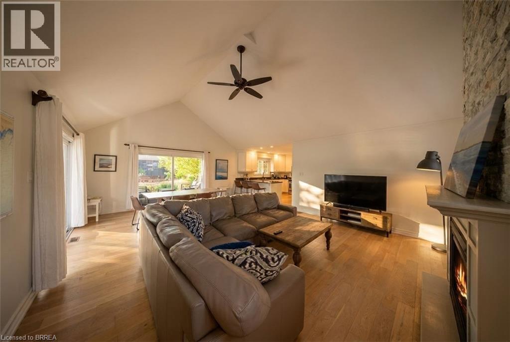 10 Reserve Street, Turkey Point, ON