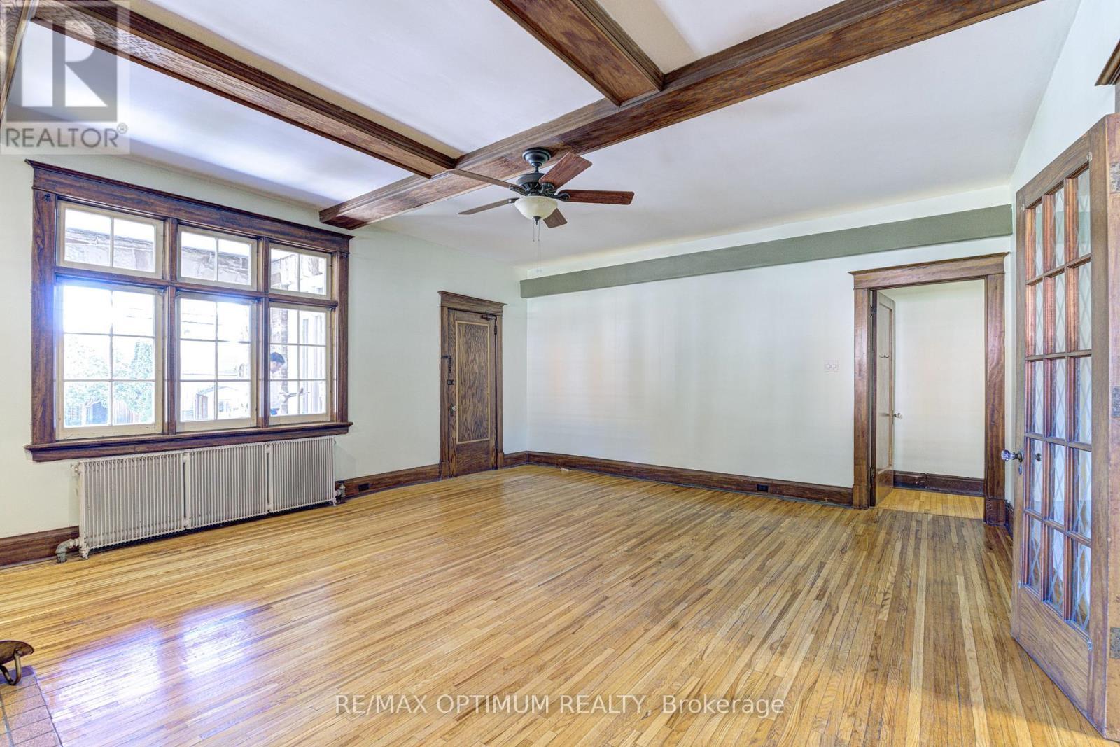 916 Queenston Road, Cambridge, ON