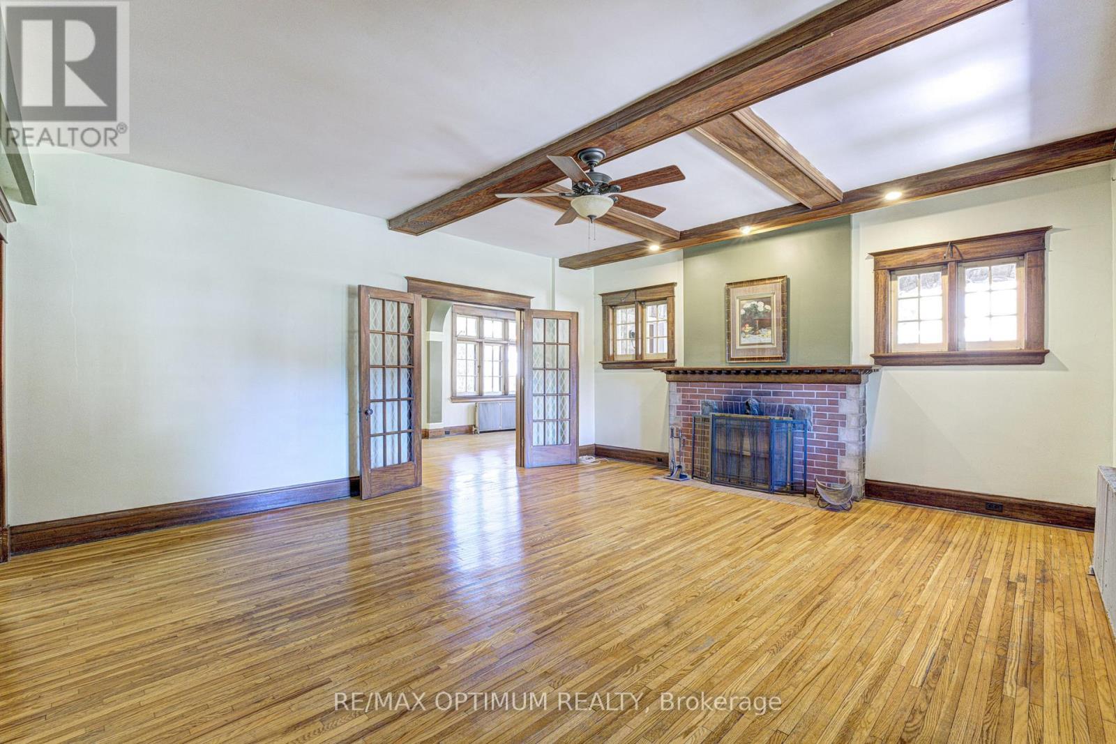 916 Queenston Road, Cambridge, ON
