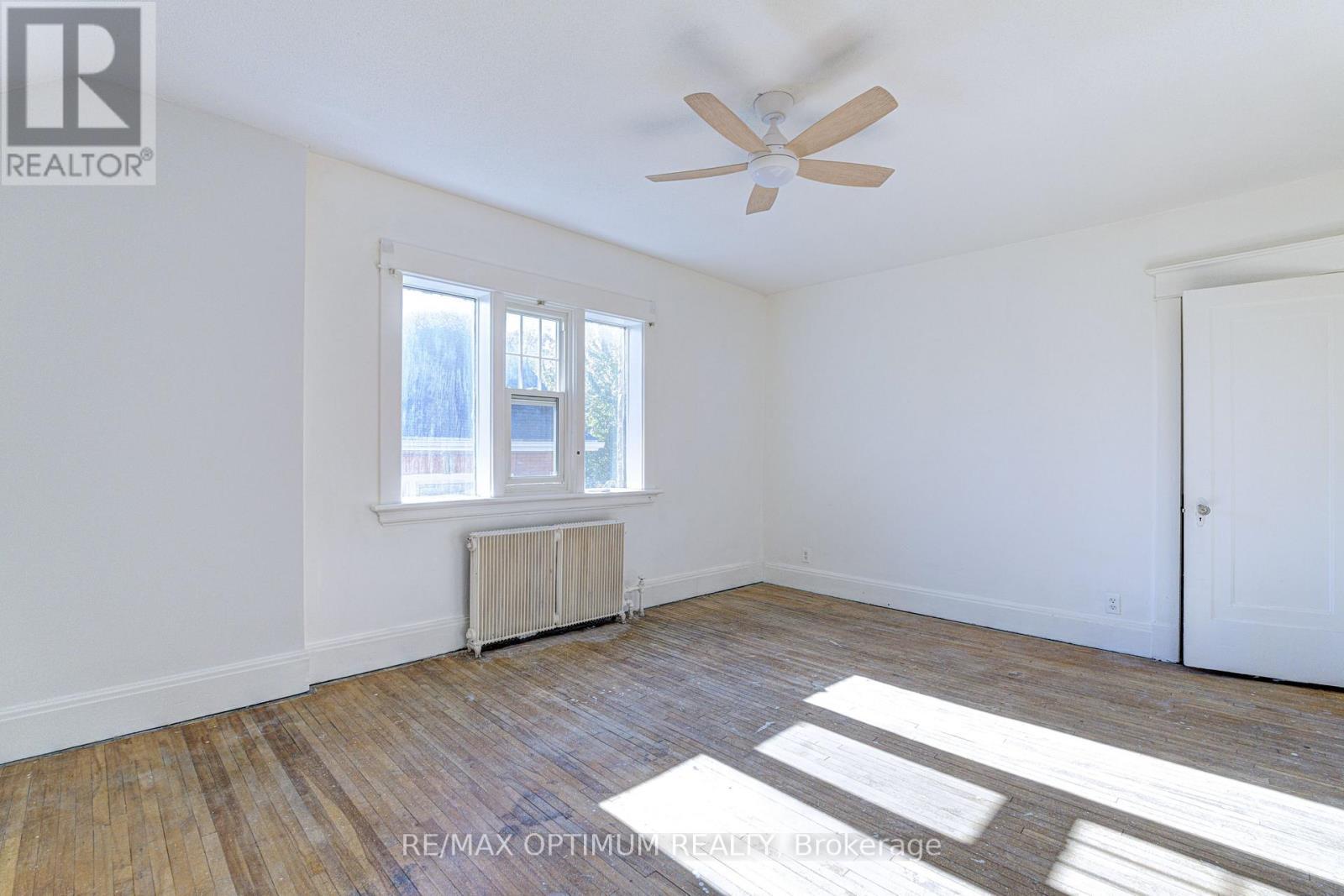 916 Queenston Road, Cambridge, ON