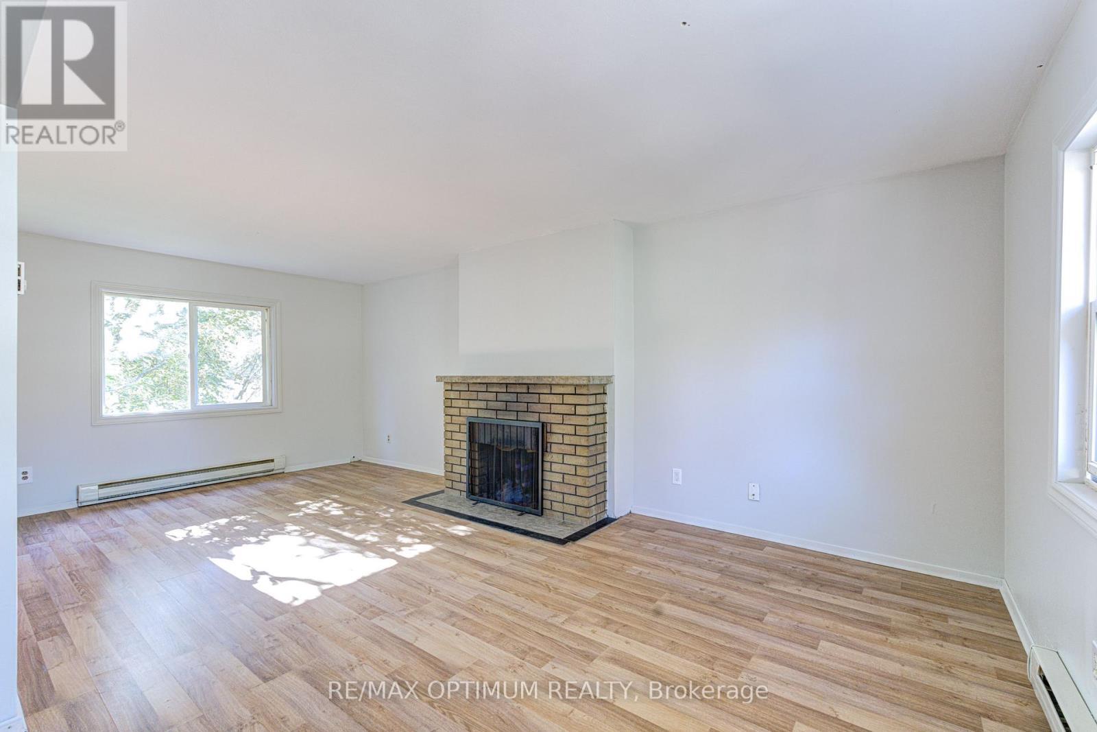 916 Queenston Road, Cambridge, ON