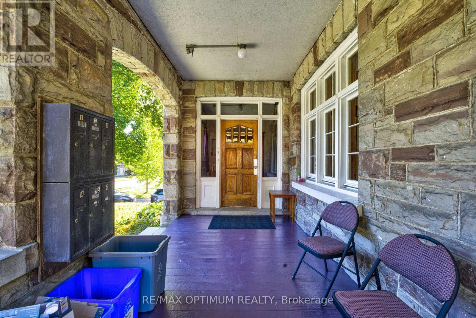 916 Queenston Road, Cambridge, ON