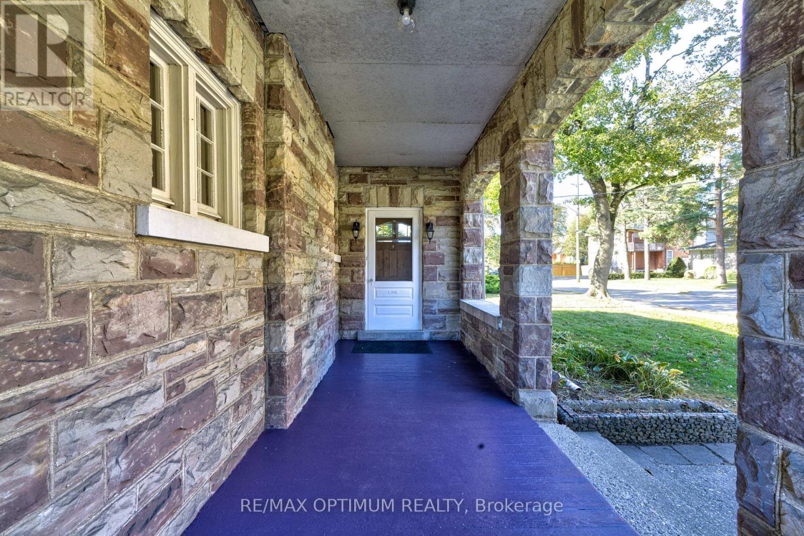 916 Queenston Road, Cambridge, ON
