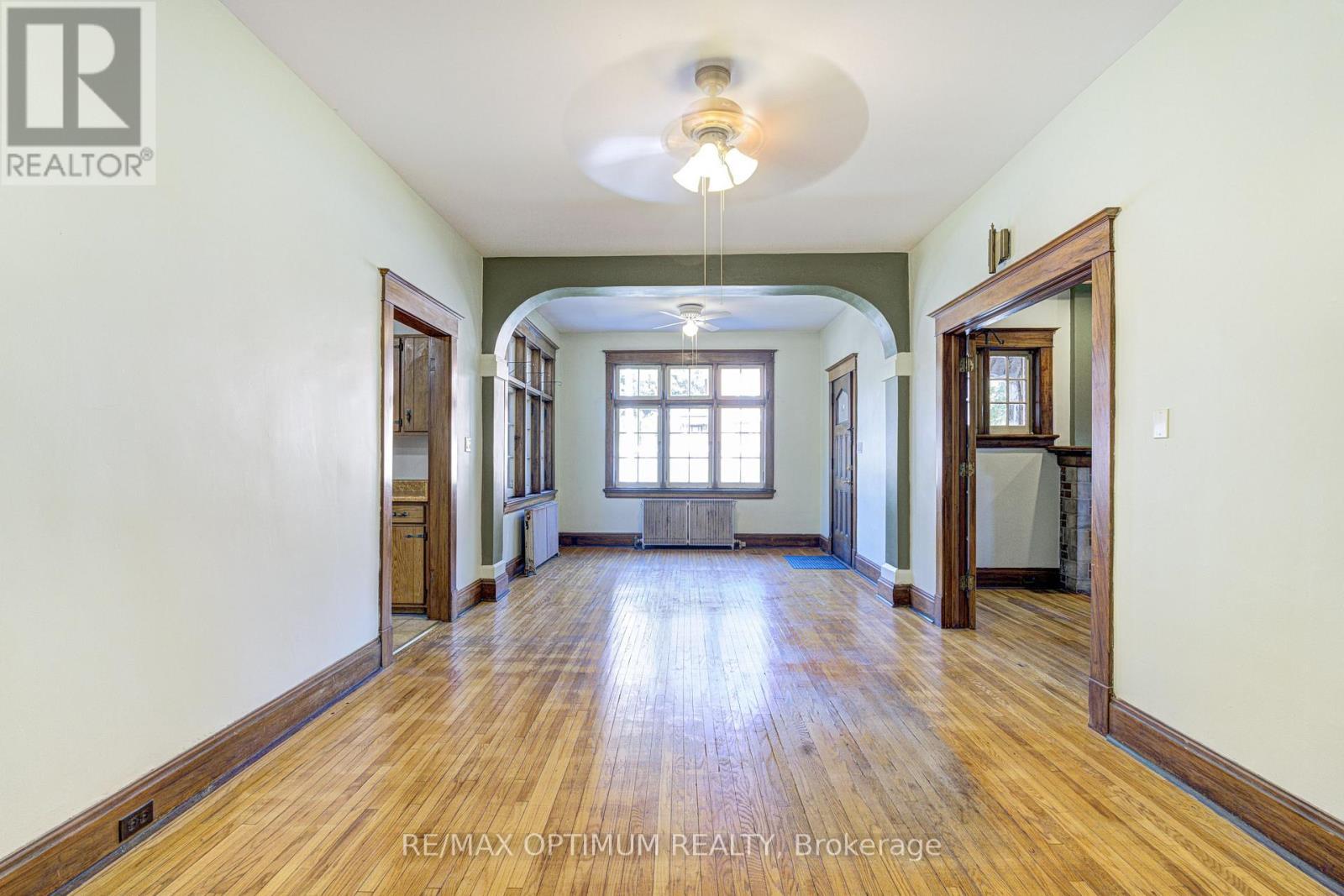 916 Queenston Road, Cambridge, ON