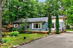 16 FREDRICK AVENUE Tiny, ON L0L 1P0