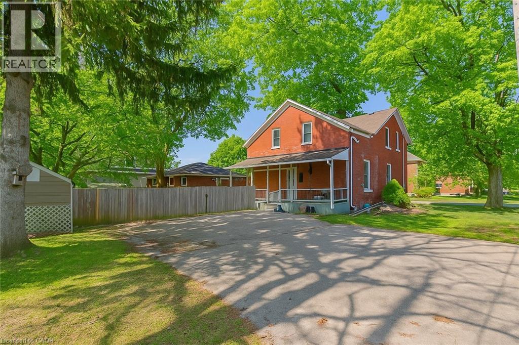 Virtual season change - 137 Wellington Street, Mitchell, ON