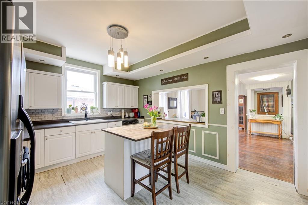 137 Wellington Street, Mitchell, ON