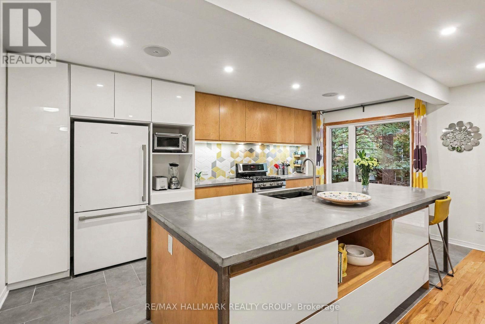 267 St Laurent Boulevard, Ottawa, ON