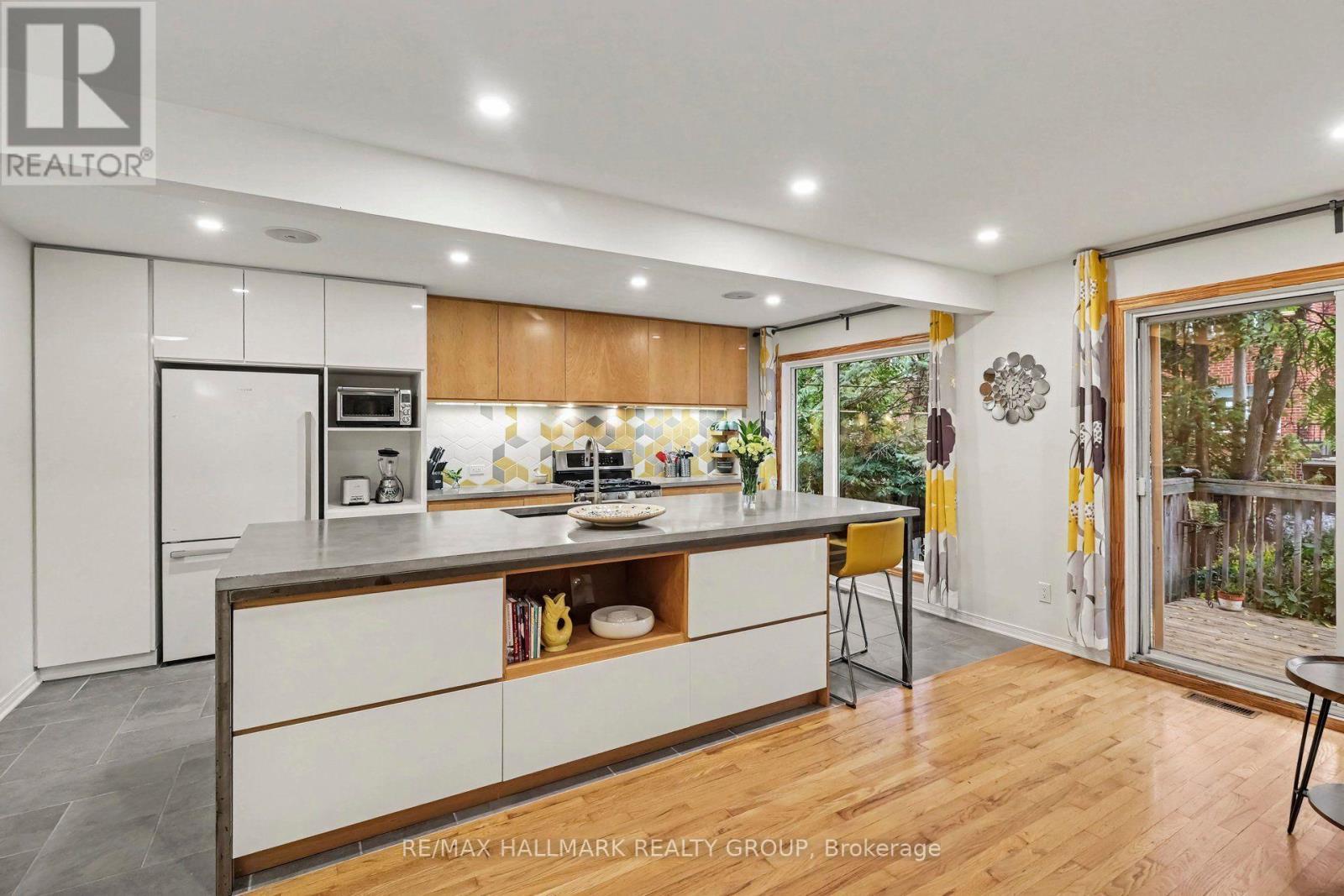 267 St Laurent Boulevard, Ottawa, ON