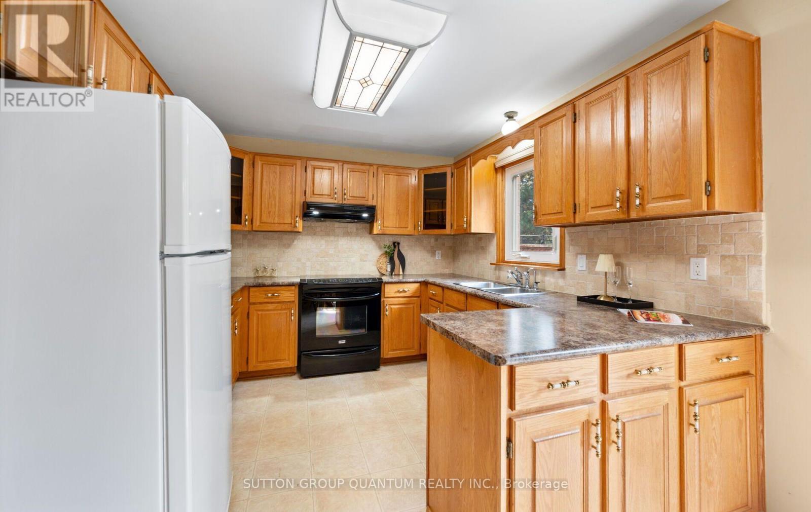1896 Stoneybrook Court, Mississauga, ON