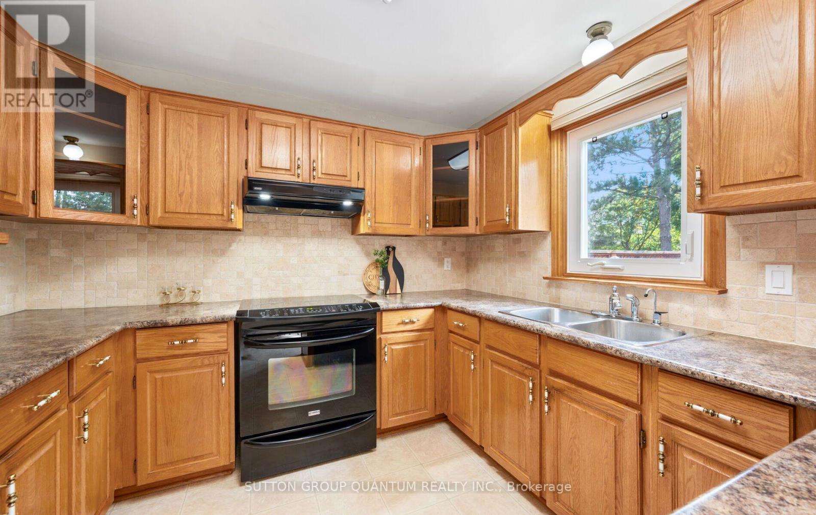 1896 Stoneybrook Court, Mississauga, ON