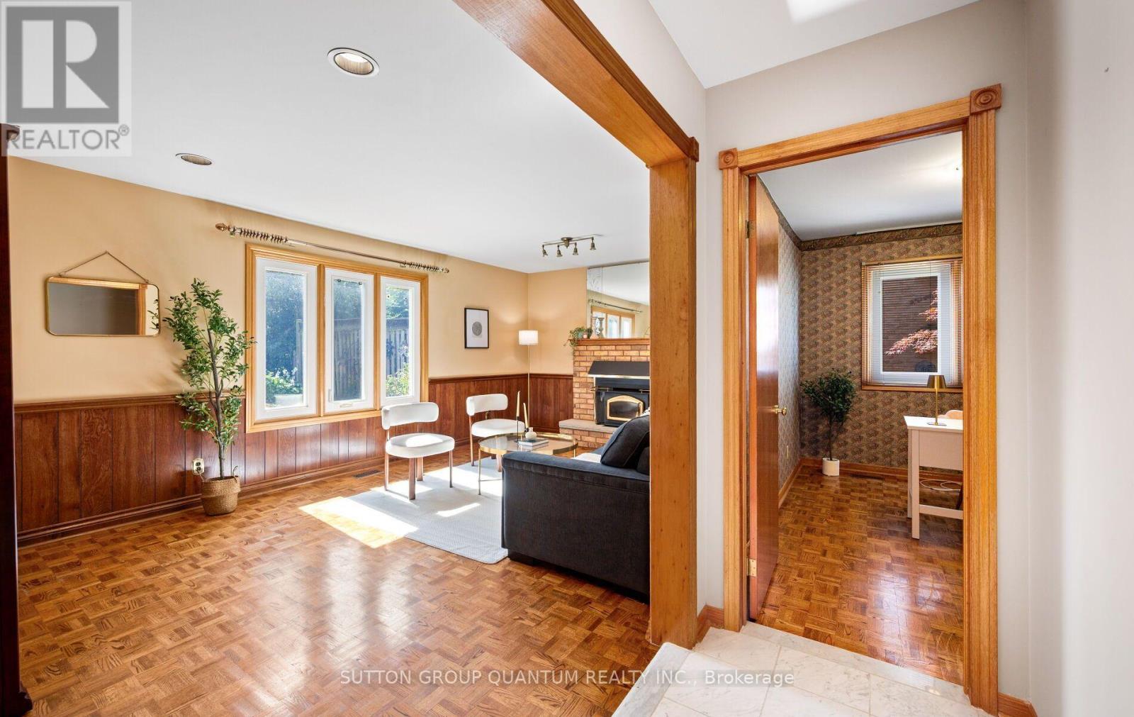 1896 Stoneybrook Court, Mississauga, ON