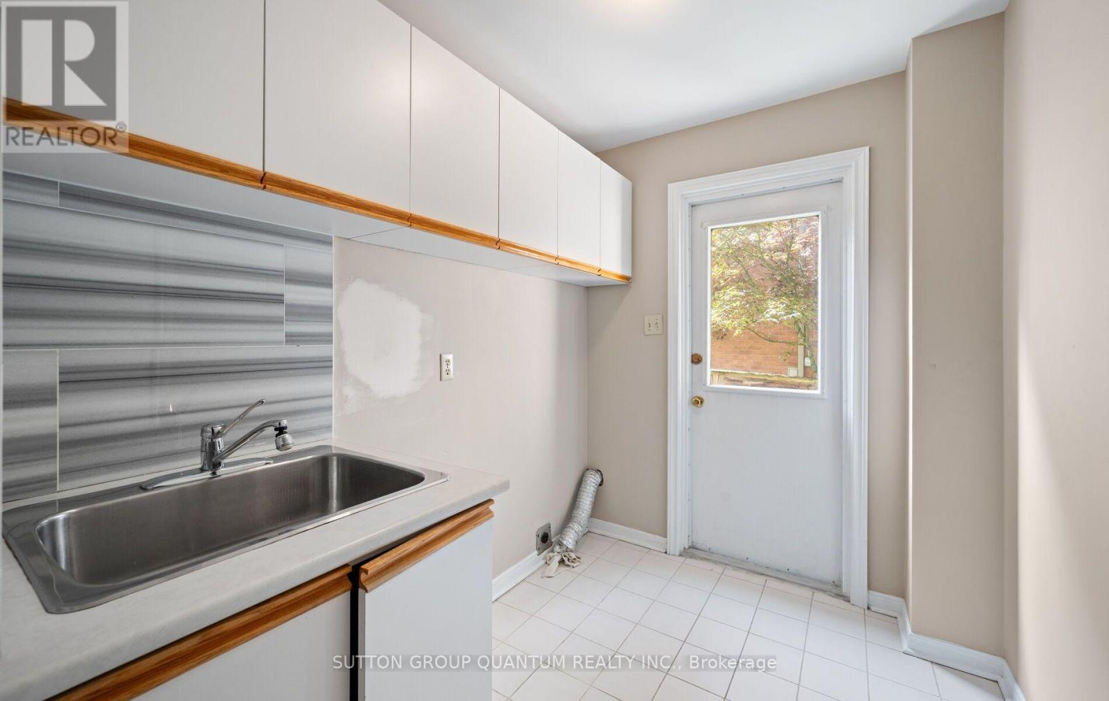 1896 Stoneybrook Court, Mississauga, ON