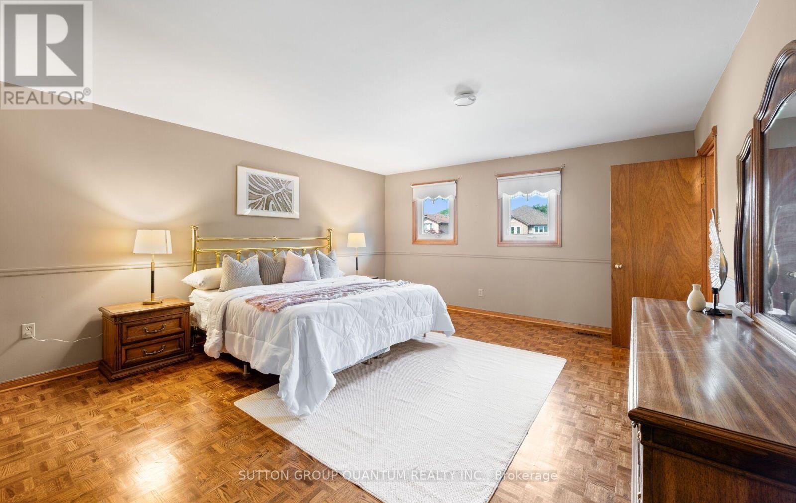 1896 Stoneybrook Court, Mississauga, ON
