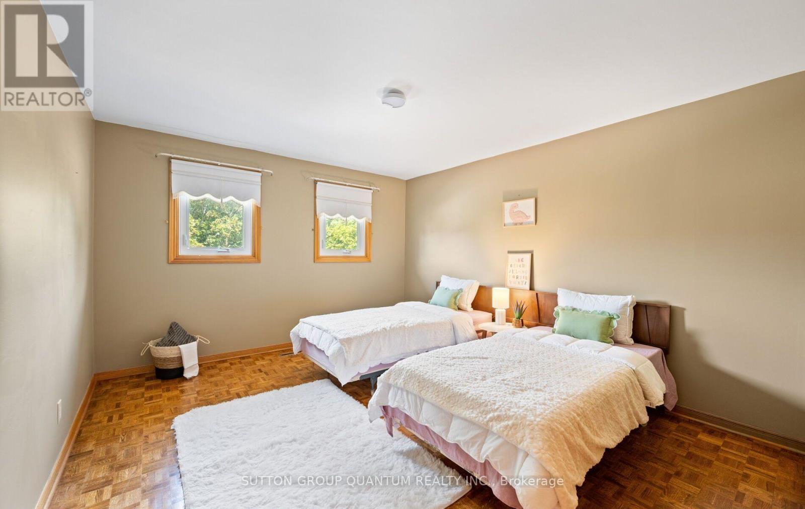 1896 Stoneybrook Court, Mississauga, ON